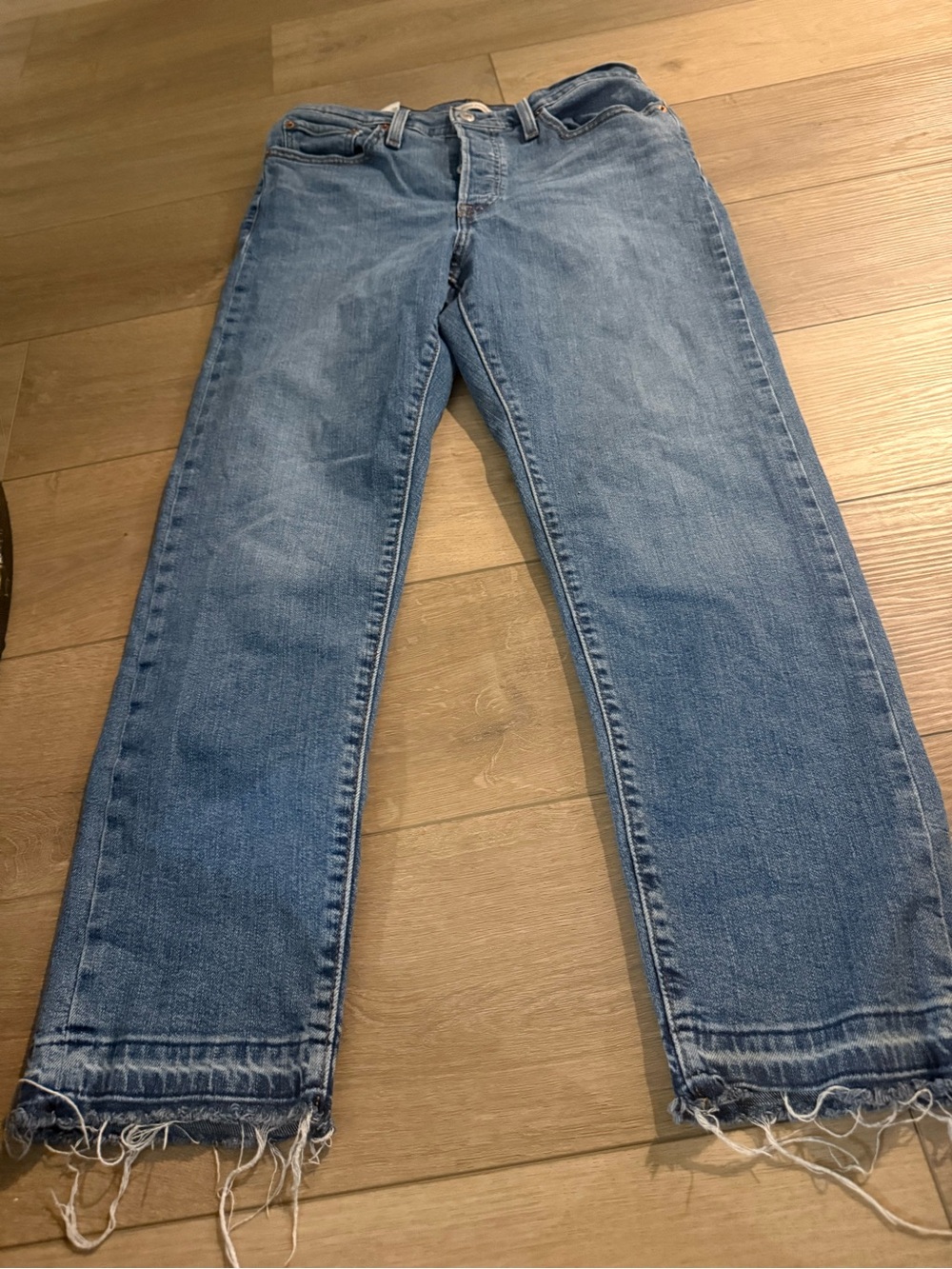 Levi’s Wedgie Straight Jeans High Rise Button Fly Raw Hem Size 31 W31 L28